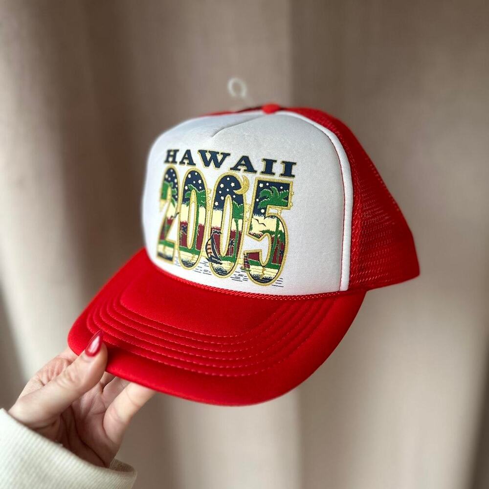 Y2k red and white vintage hat